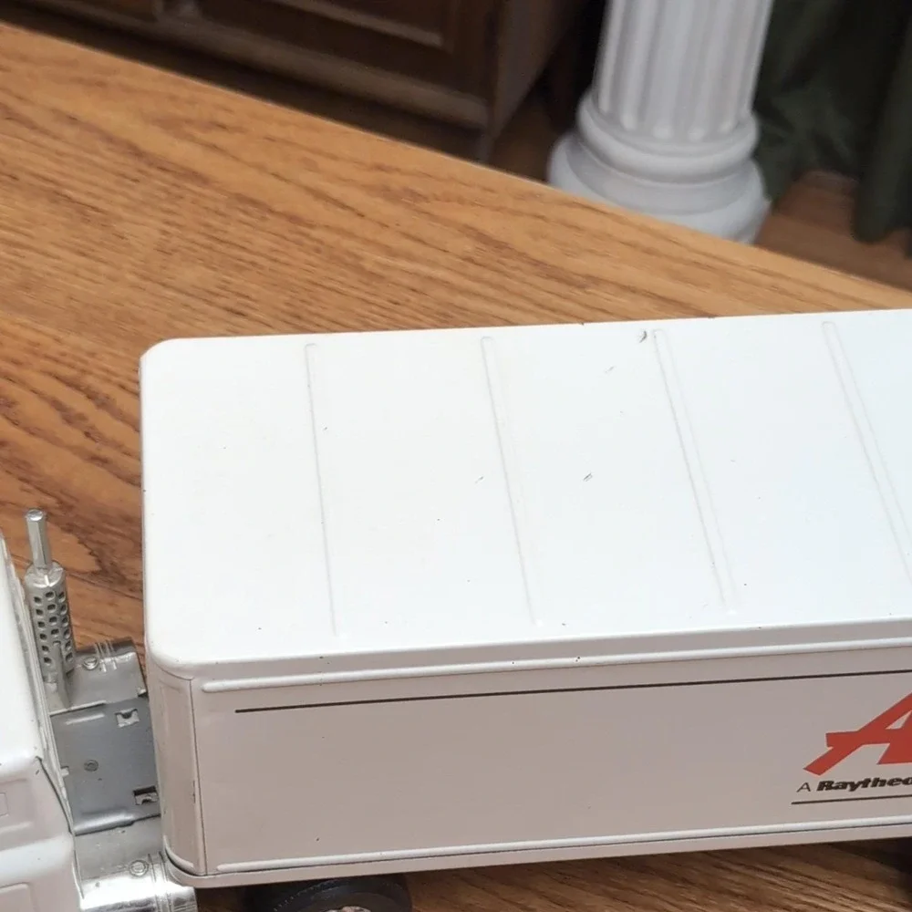 Ertl Amana Refrigeration Semi Truck Diecast Pressed Steel Promotional Toy 2538